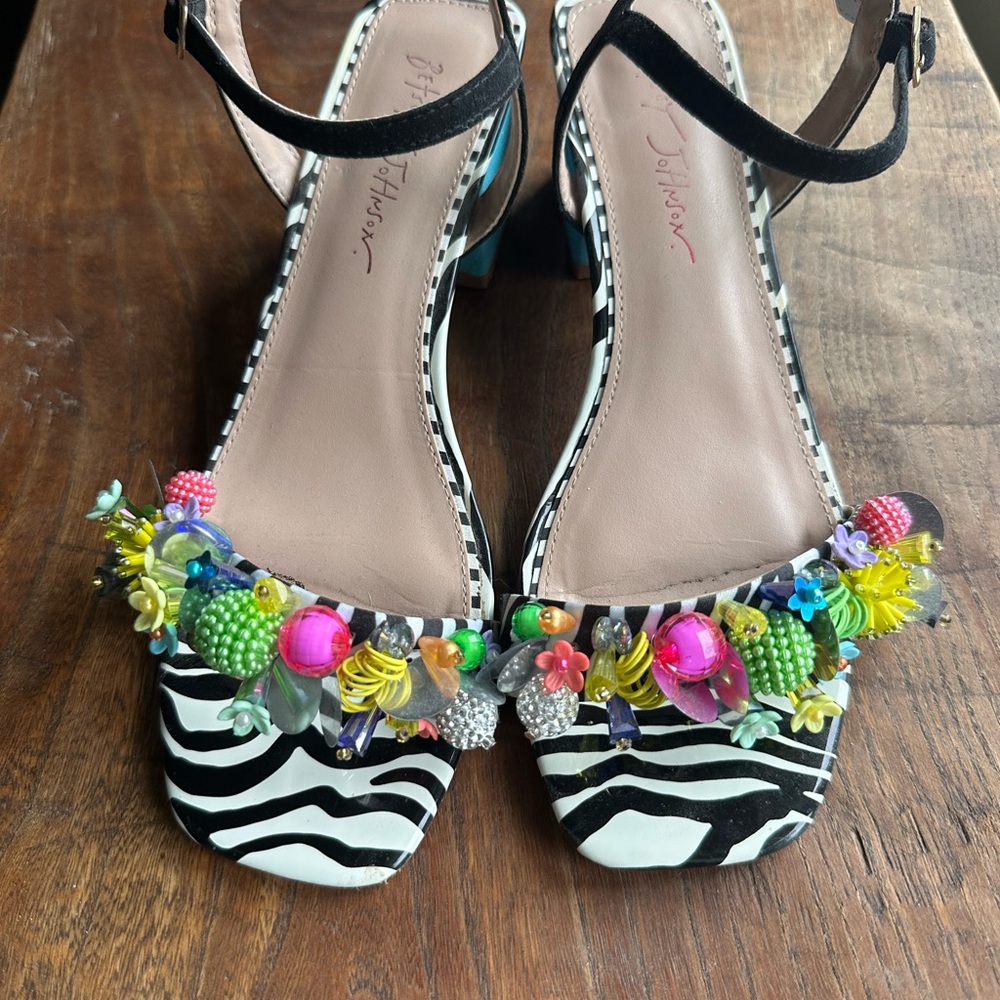 Betsey Johnson zebra and bejeweled Sandals size 8